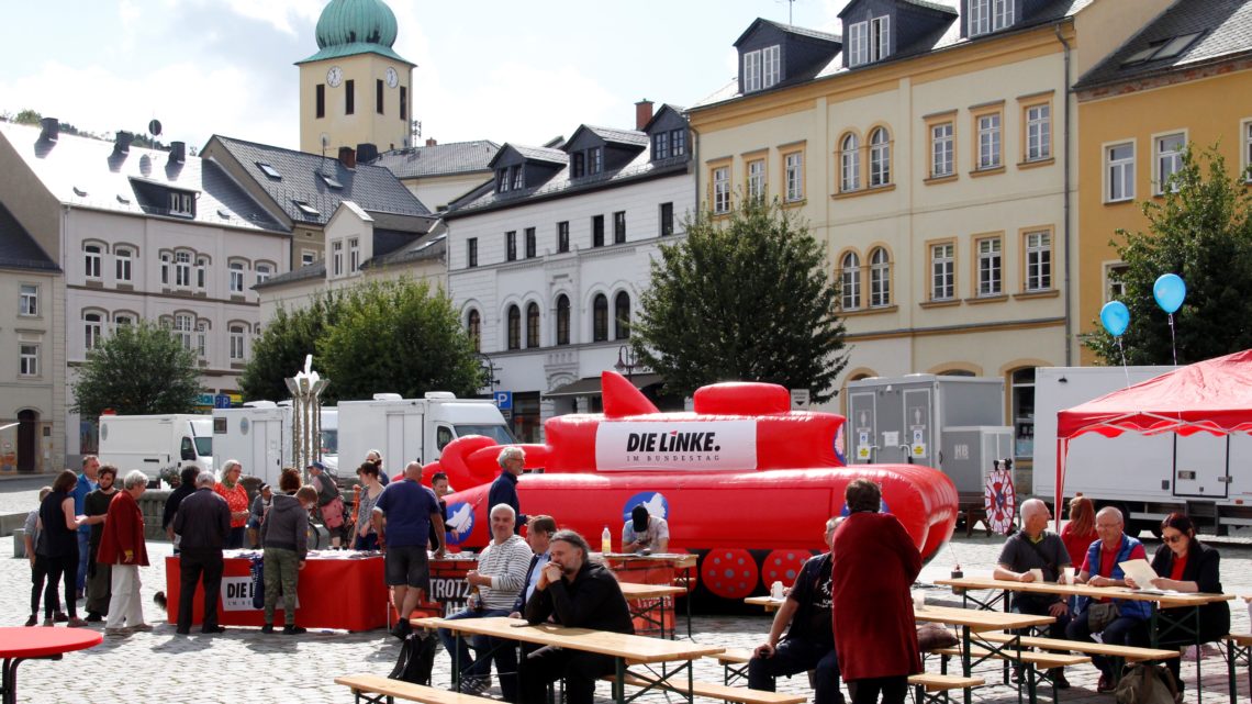 Der rote Friedenspanzer auf dem Sebnitzer Marktplatz